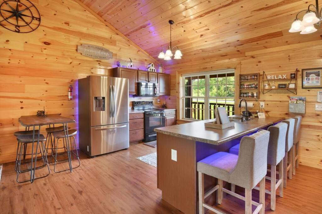 Enchanted Forest Cabin And Teepee! Lights & Laser Show! Private Hot Tub! Unique Stay! Sevierville Εξωτερικό φωτογραφία