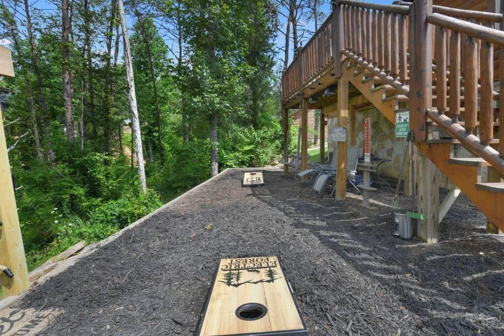 Enchanted Forest Cabin And Teepee! Lights & Laser Show! Private Hot Tub! Unique Stay! Sevierville Εξωτερικό φωτογραφία