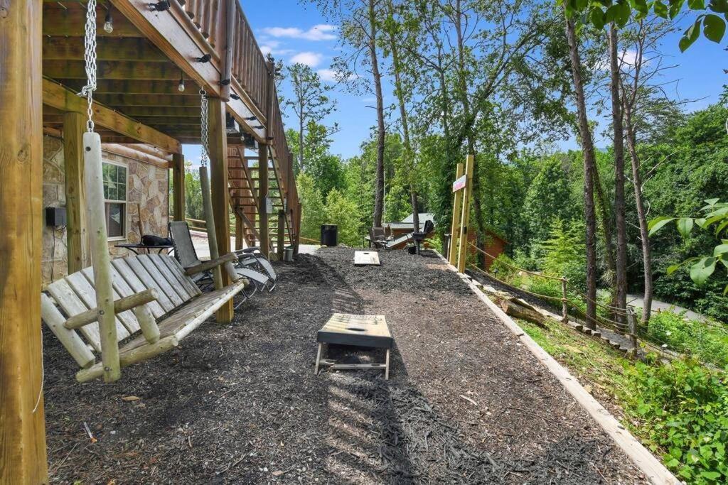 Enchanted Forest Cabin And Teepee! Lights & Laser Show! Private Hot Tub! Unique Stay! Sevierville Εξωτερικό φωτογραφία