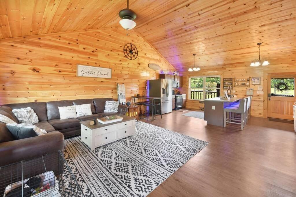 Enchanted Forest Cabin And Teepee! Lights & Laser Show! Private Hot Tub! Unique Stay! Sevierville Εξωτερικό φωτογραφία