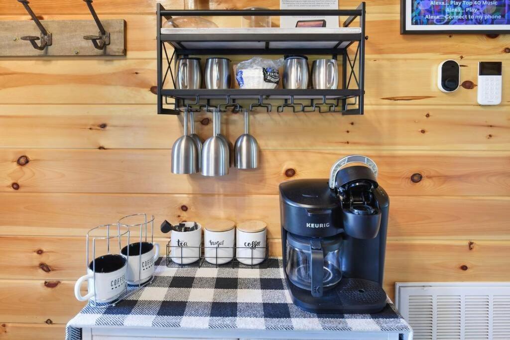 Enchanted Forest Cabin And Teepee! Lights & Laser Show! Private Hot Tub! Unique Stay! Sevierville Εξωτερικό φωτογραφία