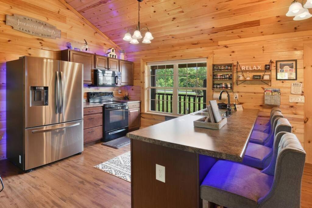 Enchanted Forest Cabin And Teepee! Lights & Laser Show! Private Hot Tub! Unique Stay! Sevierville Εξωτερικό φωτογραφία