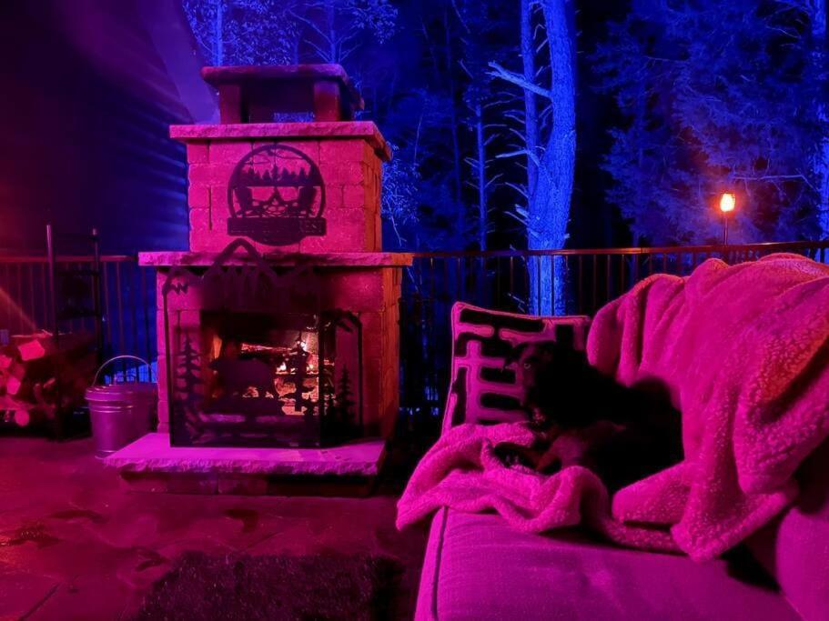 Enchanted Forest Cabin And Teepee! Lights & Laser Show! Private Hot Tub! Unique Stay! Sevierville Εξωτερικό φωτογραφία
