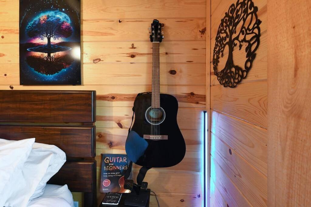 Enchanted Forest Cabin And Teepee! Lights & Laser Show! Private Hot Tub! Unique Stay! Sevierville Εξωτερικό φωτογραφία