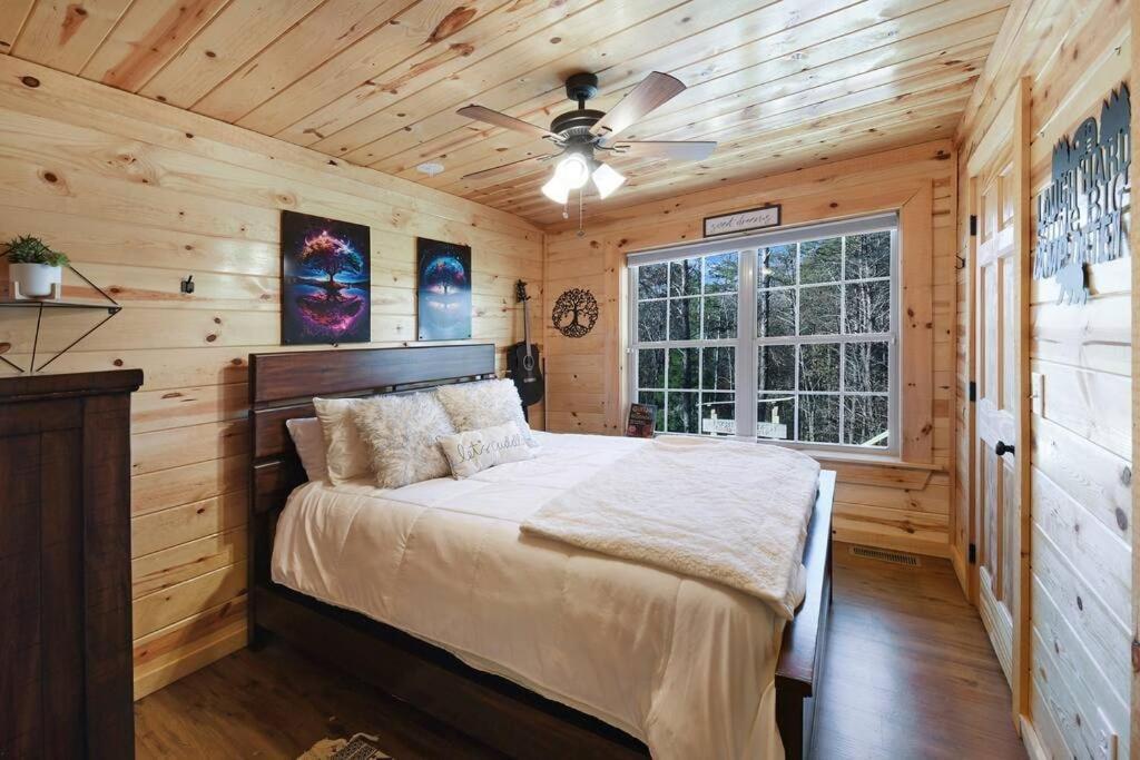 Enchanted Forest Cabin And Teepee! Lights & Laser Show! Private Hot Tub! Unique Stay! Sevierville Εξωτερικό φωτογραφία